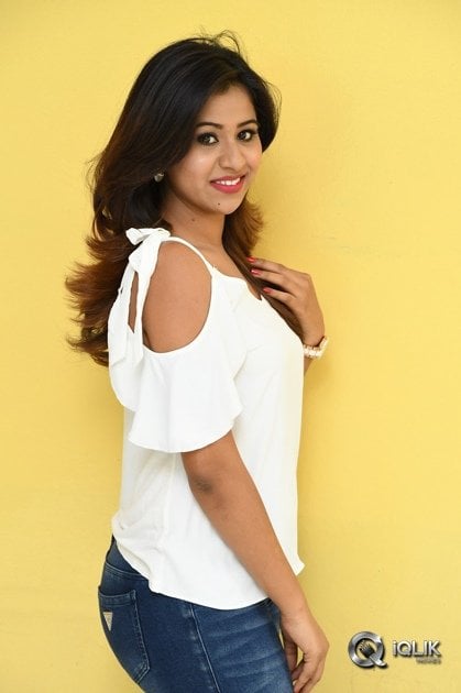 Manali-Rathod-Interview-About-Fashion-Designer-Movie